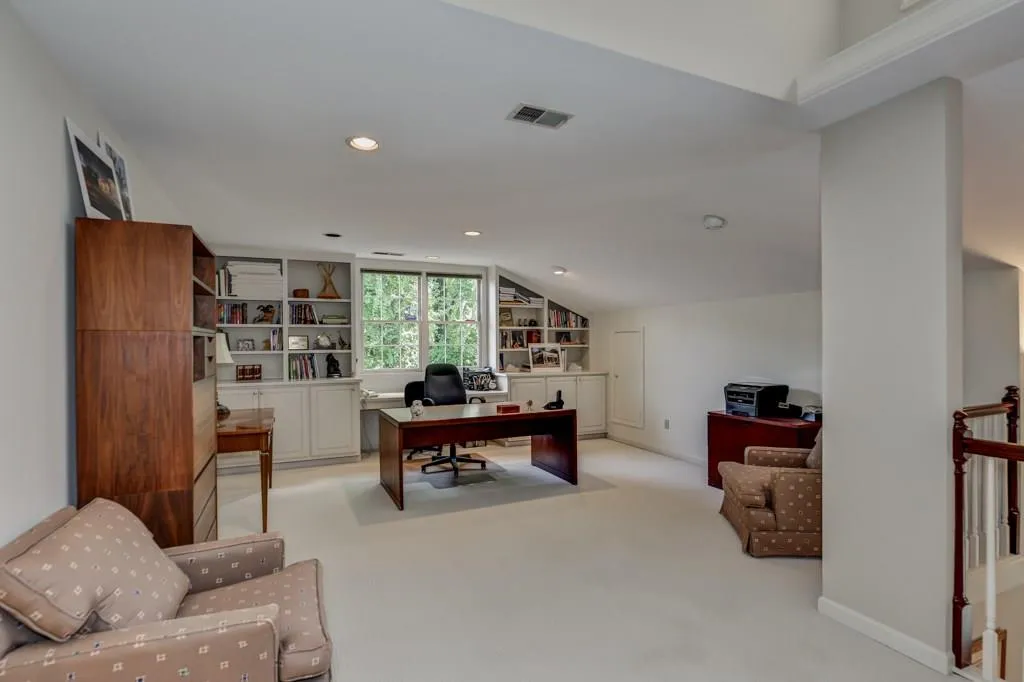 145 Belmont Trace, Sandy Springs, Georgia 30328, 3 Bedrooms Bedrooms, ,2 BathroomsBathrooms,Residential,Sold,145 Belmont Trace,5721176