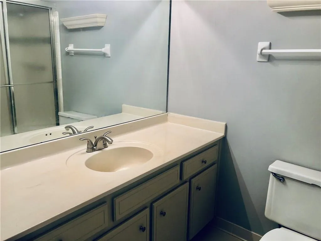 515 Towergate Place, Sandy Springs, Georgia 30350, 2 Bedrooms Bedrooms, ,2 BathroomsBathrooms,Residential,Sold,515 Towergate Place,6754958