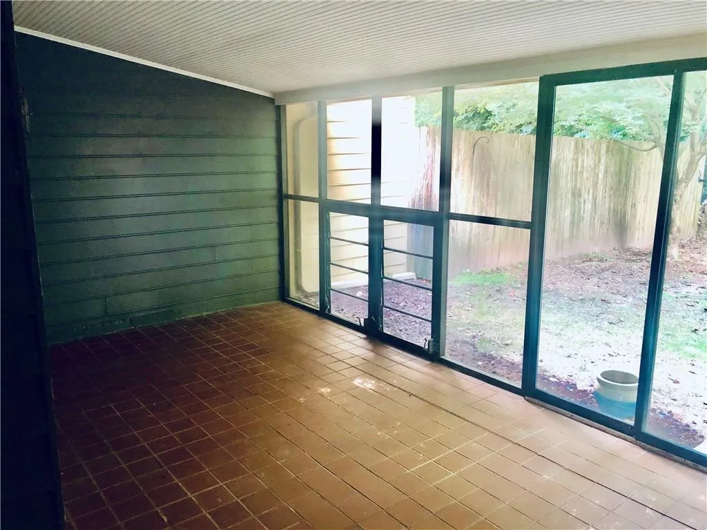 515 Towergate Place, Sandy Springs, Georgia 30350, 2 Bedrooms Bedrooms, ,2 BathroomsBathrooms,Residential,Sold,515 Towergate Place,6754958