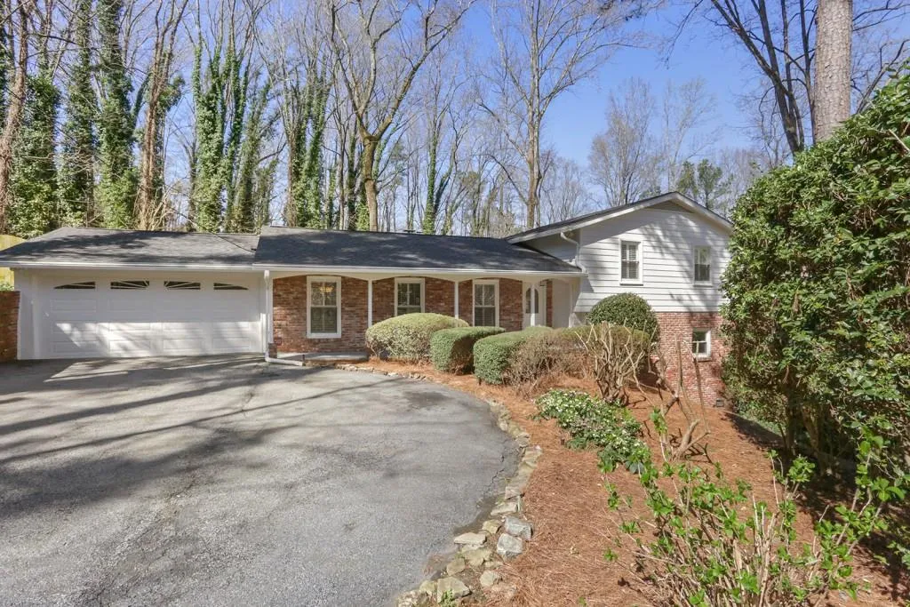 5650 Colton Drive, Atlanta, Georgia 30342, 3 Bedrooms Bedrooms, ,2 BathroomsBathrooms,Residential,Sold,5650 Colton Drive,6515689