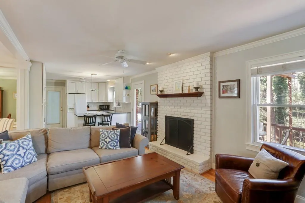 5650 Colton Drive, Atlanta, Georgia 30342, 3 Bedrooms Bedrooms, ,2 BathroomsBathrooms,Residential,Sold,5650 Colton Drive,6515689