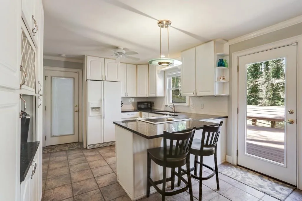 5650 Colton Drive, Atlanta, Georgia 30342, 3 Bedrooms Bedrooms, ,2 BathroomsBathrooms,Residential,Sold,5650 Colton Drive,6515689