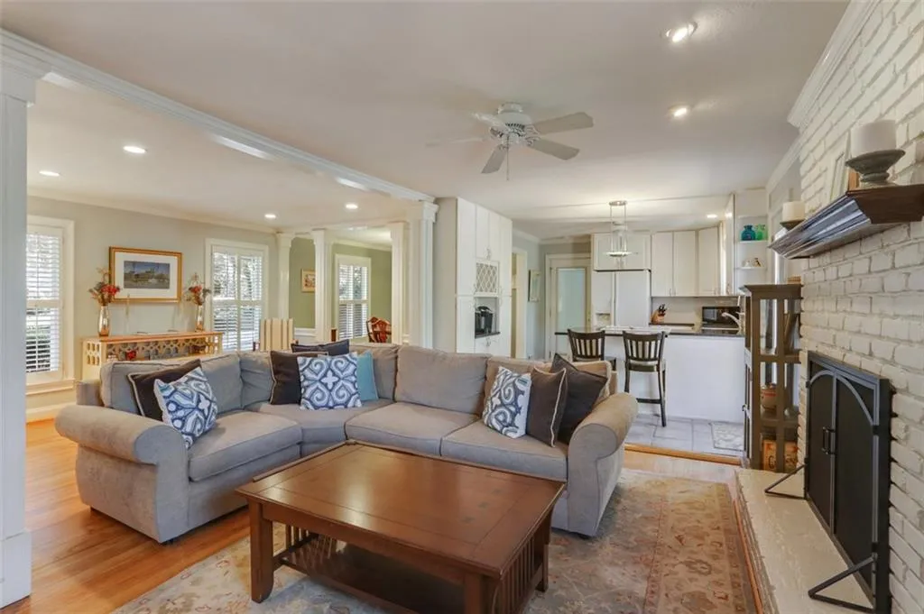 5650 Colton Drive, Atlanta, Georgia 30342, 3 Bedrooms Bedrooms, ,2 BathroomsBathrooms,Residential,Sold,5650 Colton Drive,6515689