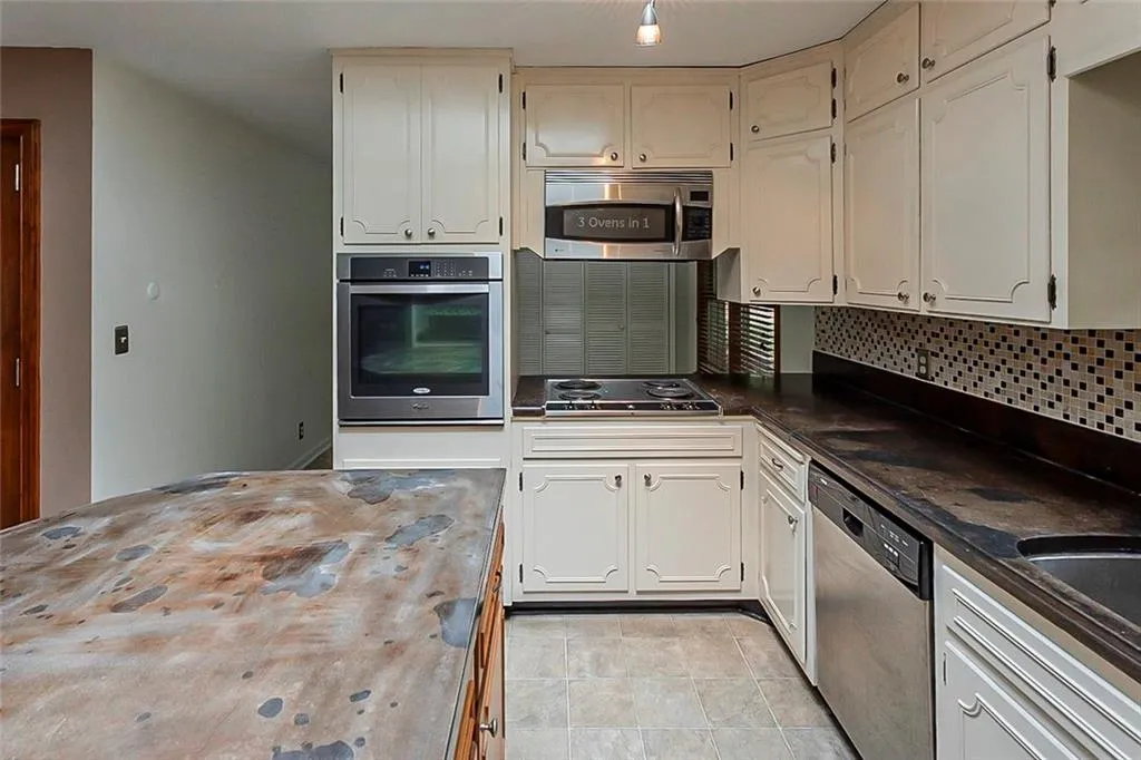 8380 Berkley, Atlanta, Georgia 30350, 4 Bedrooms Bedrooms, ,3 BathroomsBathrooms,Residential,Sold,8380 Berkley,6961393