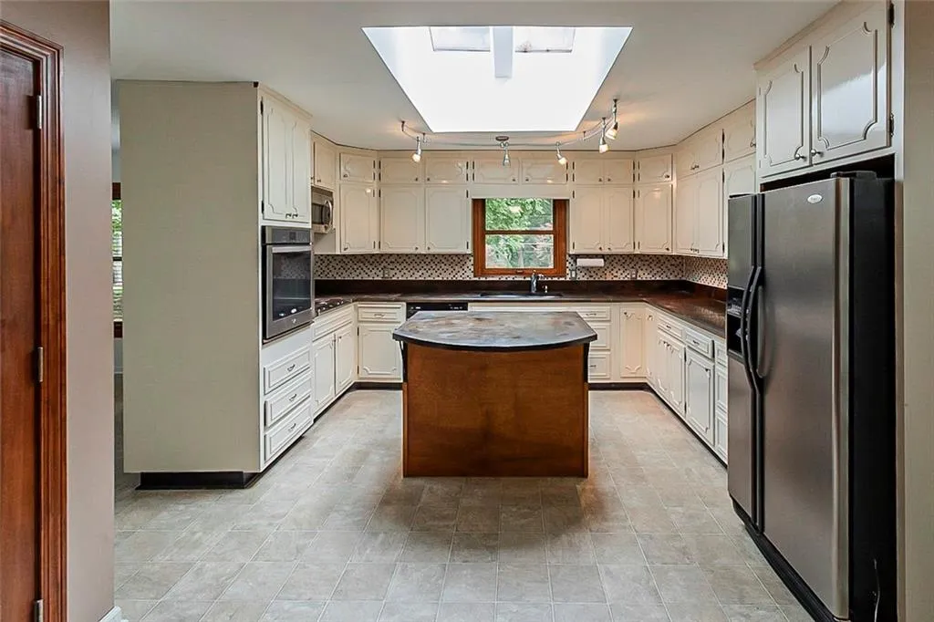 8380 Berkley, Atlanta, Georgia 30350, 4 Bedrooms Bedrooms, ,3 BathroomsBathrooms,Residential,Sold,8380 Berkley,6961393