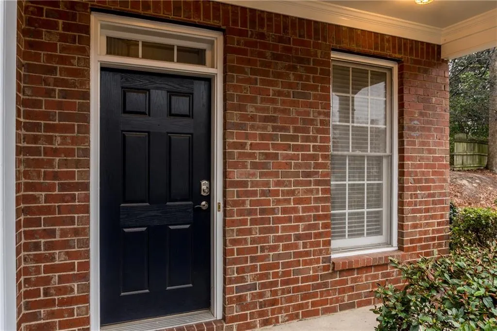 2540 Longcourt Circle, Atlanta, Georgia 30339, 3 Bedrooms Bedrooms, ,3 BathroomsBathrooms,Residential,Sold,2540 Longcourt Circle,5972030
