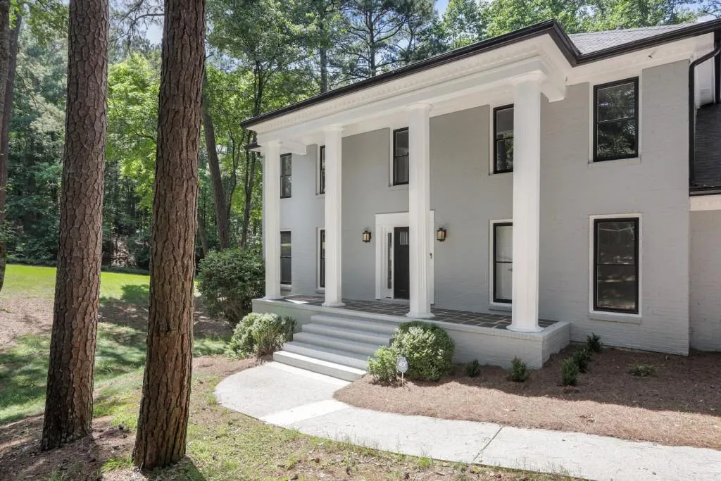 8070 Jett Ferry Road, Sandy Springs, Georgia 30350, 6 Bedrooms Bedrooms, ,4 BathroomsBathrooms,Residential,Sold,8070 Jett Ferry Road,6738194
