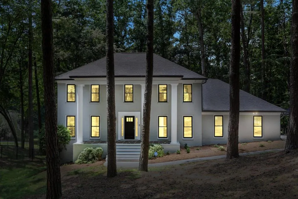 8070 Jett Ferry Road, Sandy Springs, Georgia 30350, 6 Bedrooms Bedrooms, ,4 BathroomsBathrooms,Residential,Sold,8070 Jett Ferry Road,6738194