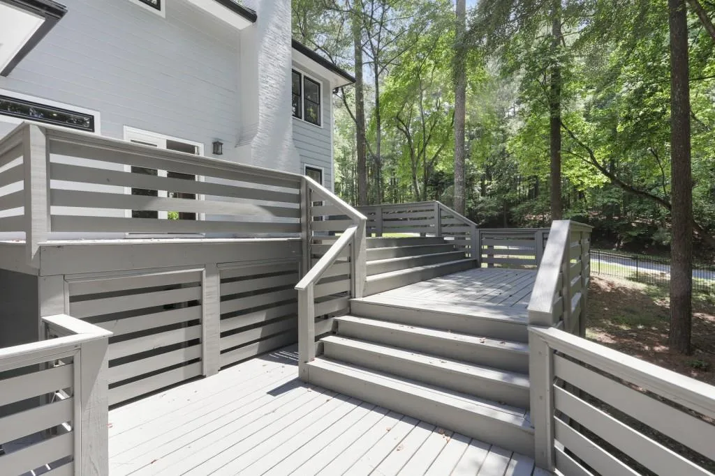 8070 Jett Ferry Road, Sandy Springs, Georgia 30350, 6 Bedrooms Bedrooms, ,4 BathroomsBathrooms,Residential,Sold,8070 Jett Ferry Road,6738194