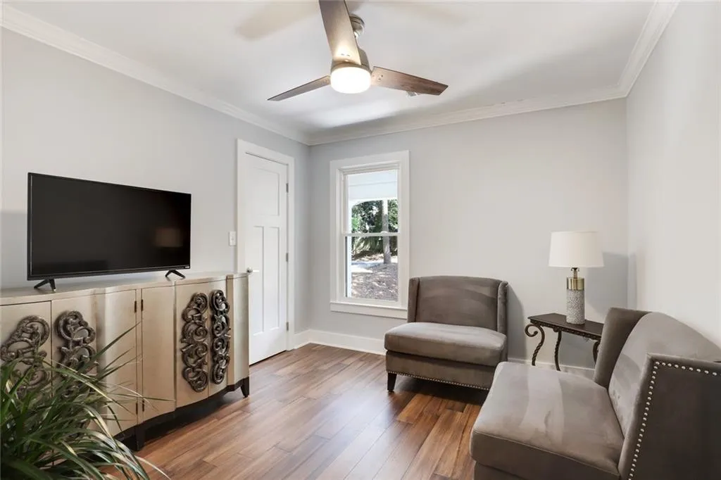 8070 Jett Ferry Road, Sandy Springs, Georgia 30350, 6 Bedrooms Bedrooms, ,4 BathroomsBathrooms,Residential,Sold,8070 Jett Ferry Road,6738194