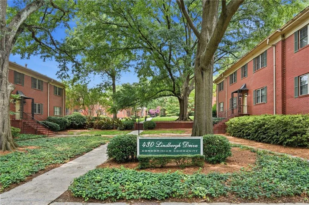 430 Lindbergh Community