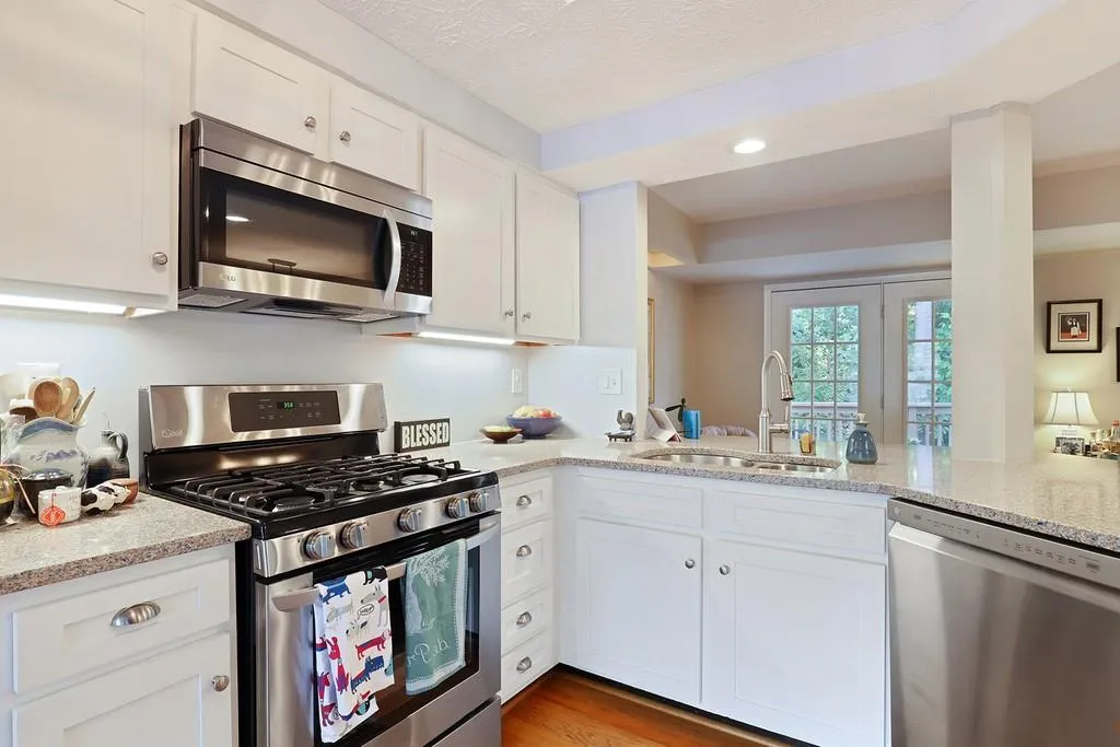 78 Dunwoody Springs Drive Unit 78, Sandy Springs, Georgia 30328, 2 Bedrooms Bedrooms, ,2 BathroomsBathrooms,Residential,Sold,78 Dunwoody Springs Drive Unit 78,6881890