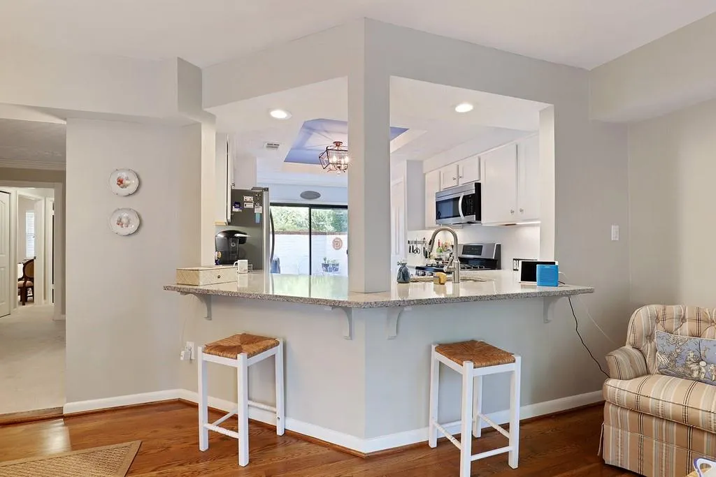 78 Dunwoody Springs Drive Unit 78, Sandy Springs, Georgia 30328, 2 Bedrooms Bedrooms, ,2 BathroomsBathrooms,Residential,Sold,78 Dunwoody Springs Drive Unit 78,6881890