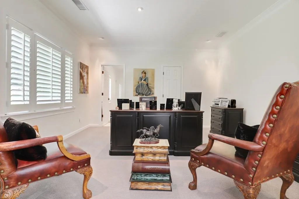 25 Cliffside Crossing, Sandy Springs, Georgia 30350, 5 Bedrooms Bedrooms, ,5 BathroomsBathrooms,Residential,Sold,25 Cliffside Crossing,6723086