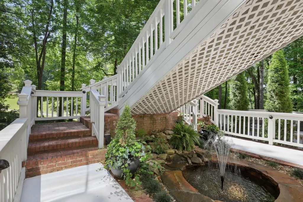 25 Cliffside Crossing, Sandy Springs, Georgia 30350, 5 Bedrooms Bedrooms, ,5 BathroomsBathrooms,Residential,Sold,25 Cliffside Crossing,6723086