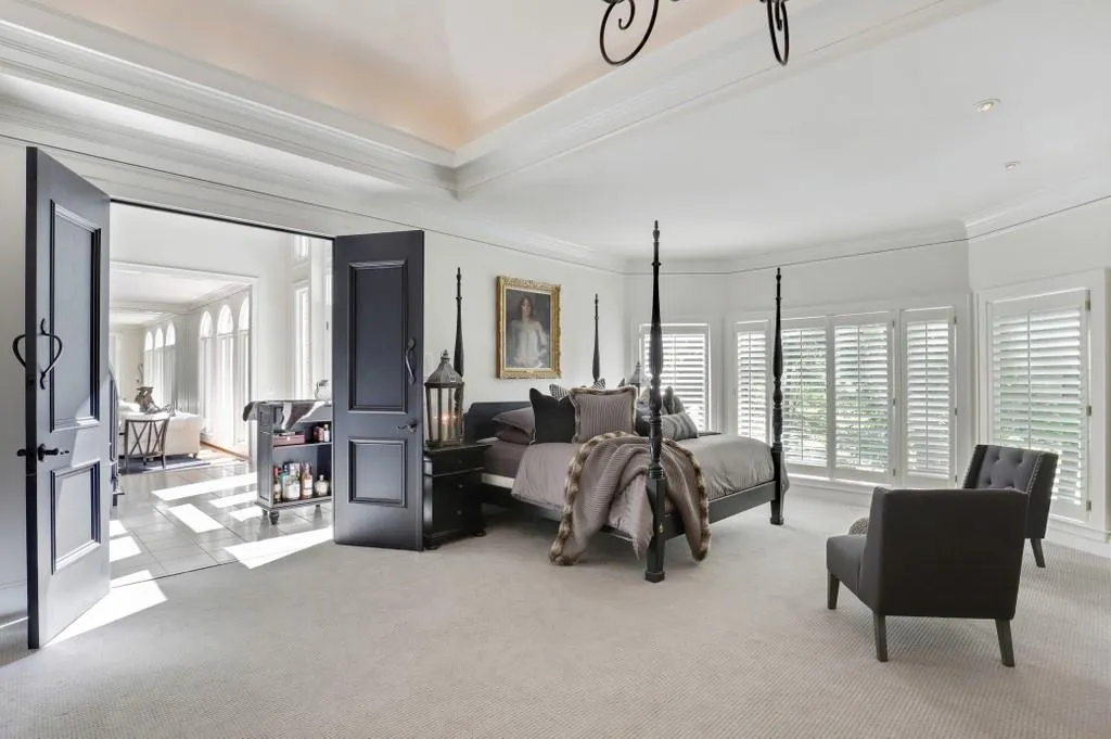 25 Cliffside Crossing, Sandy Springs, Georgia 30350, 5 Bedrooms Bedrooms, ,5 BathroomsBathrooms,Residential,Sold,25 Cliffside Crossing,6723086