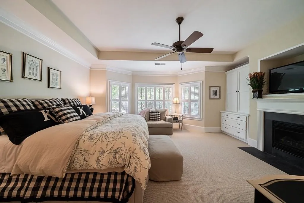 1190 Glenridge Place, Sandy Springs, Georgia 30342, 3 Bedrooms Bedrooms, ,3 BathroomsBathrooms,Residential,Sold,1190 Glenridge Place,6776767