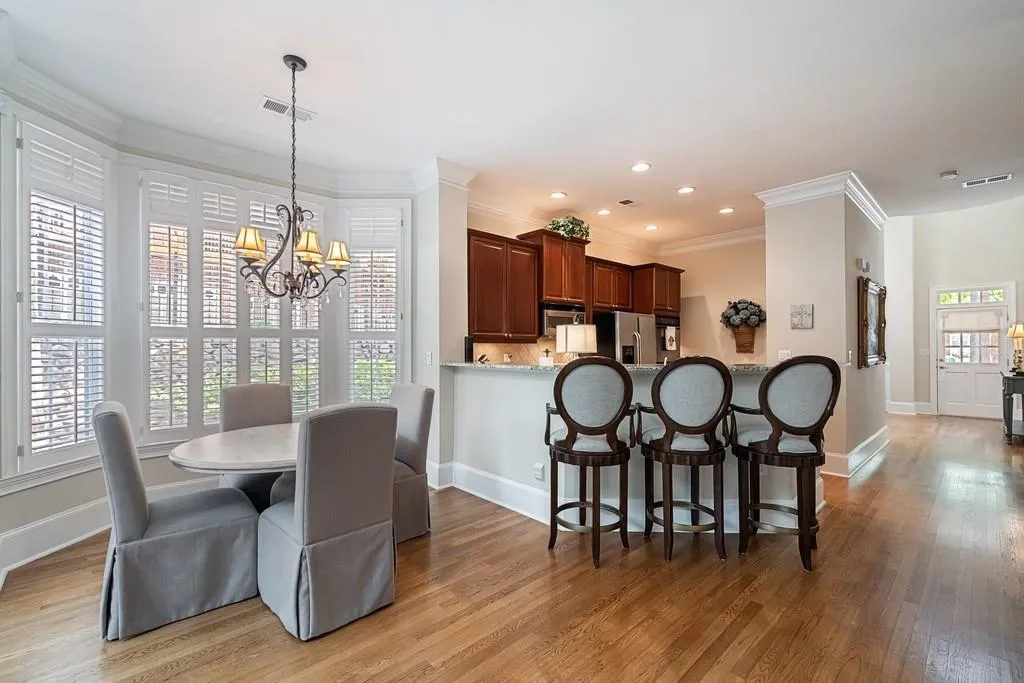 1190 Glenridge Place, Sandy Springs, Georgia 30342, 3 Bedrooms Bedrooms, ,3 BathroomsBathrooms,Residential,Sold,1190 Glenridge Place,6776767