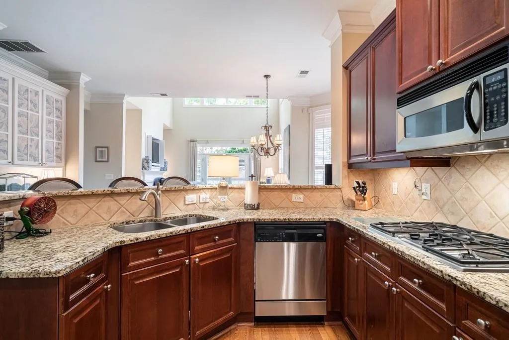 1190 Glenridge Place, Sandy Springs, Georgia 30342, 3 Bedrooms Bedrooms, ,3 BathroomsBathrooms,Residential,Sold,1190 Glenridge Place,6776767