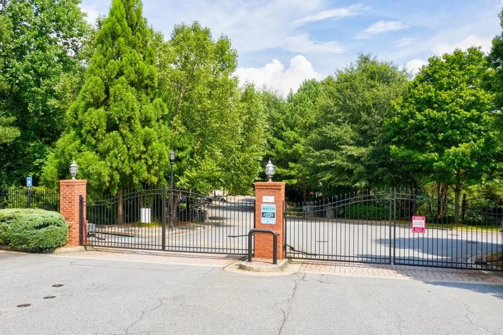 1190 Glenridge Place, Sandy Springs, Georgia 30342, 3 Bedrooms Bedrooms, ,3 BathroomsBathrooms,Residential,Sold,1190 Glenridge Place,6776767
