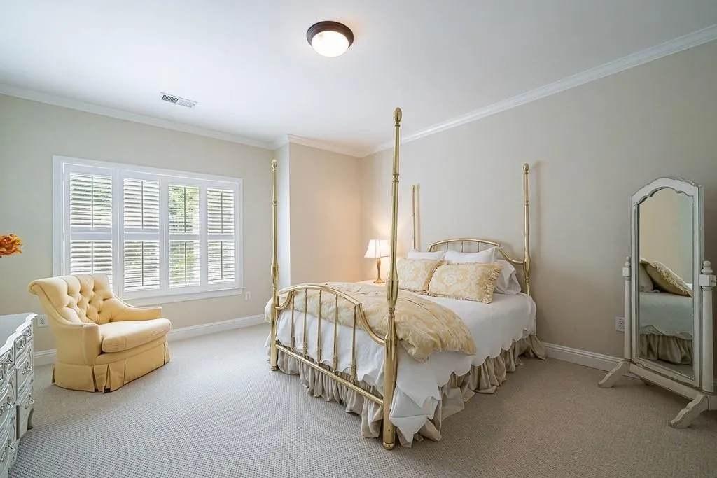 1190 Glenridge Place, Sandy Springs, Georgia 30342, 3 Bedrooms Bedrooms, ,3 BathroomsBathrooms,Residential,Sold,1190 Glenridge Place,6776767
