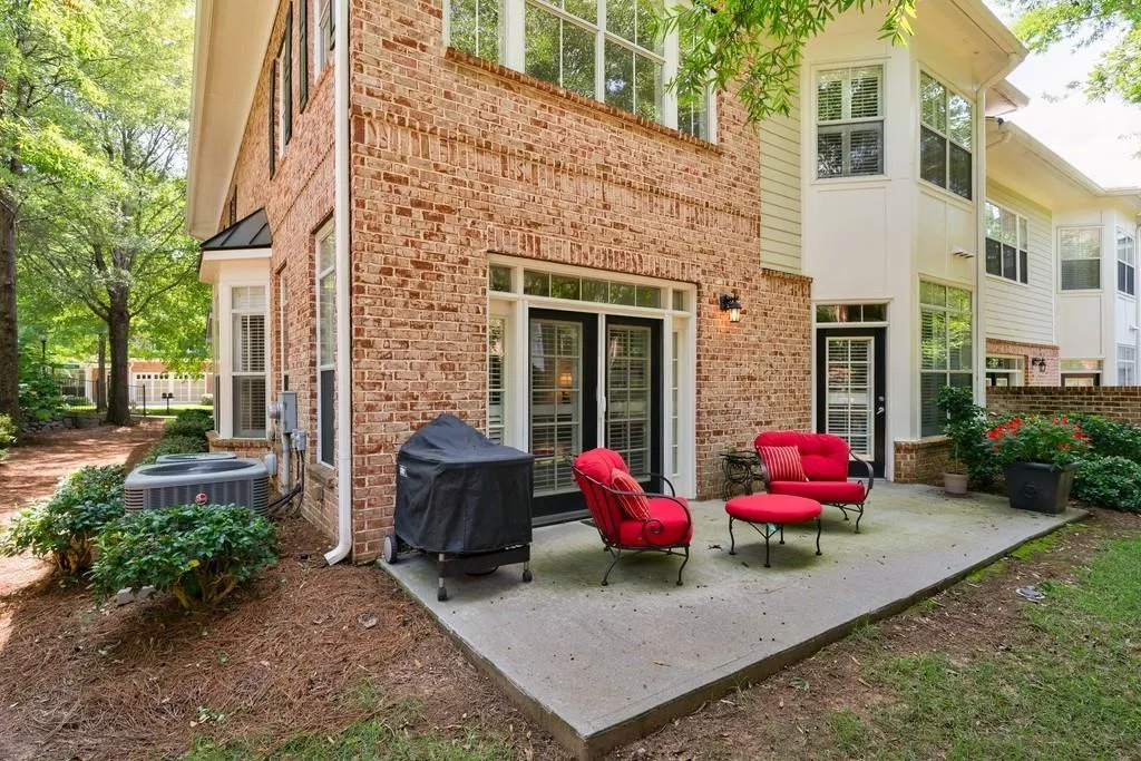 1190 Glenridge Place, Sandy Springs, Georgia 30342, 3 Bedrooms Bedrooms, ,3 BathroomsBathrooms,Residential,Sold,1190 Glenridge Place,6776767