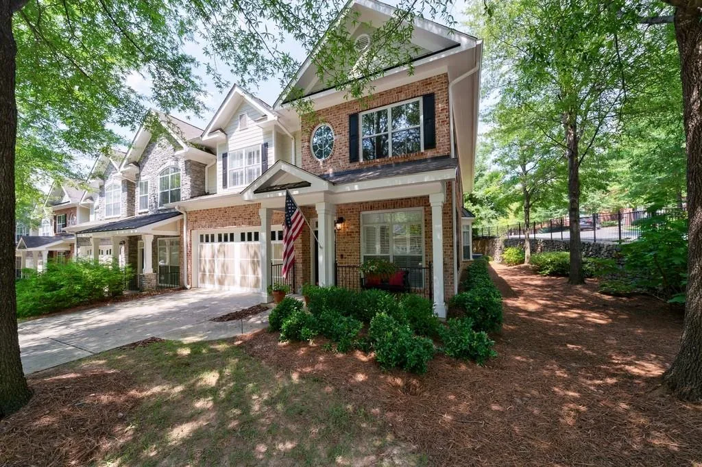 1190 Glenridge Place, Sandy Springs, Georgia 30342, 3 Bedrooms Bedrooms, ,3 BathroomsBathrooms,Residential,Sold,1190 Glenridge Place,6776767