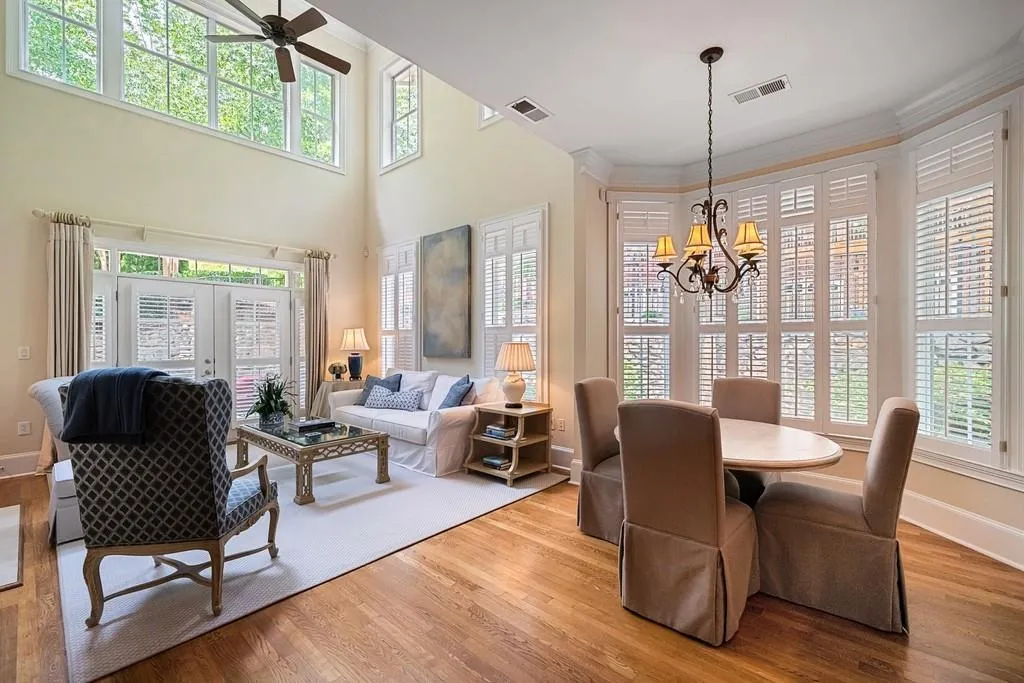 1190 Glenridge Place, Sandy Springs, Georgia 30342, 3 Bedrooms Bedrooms, ,3 BathroomsBathrooms,Residential,Sold,1190 Glenridge Place,6776767