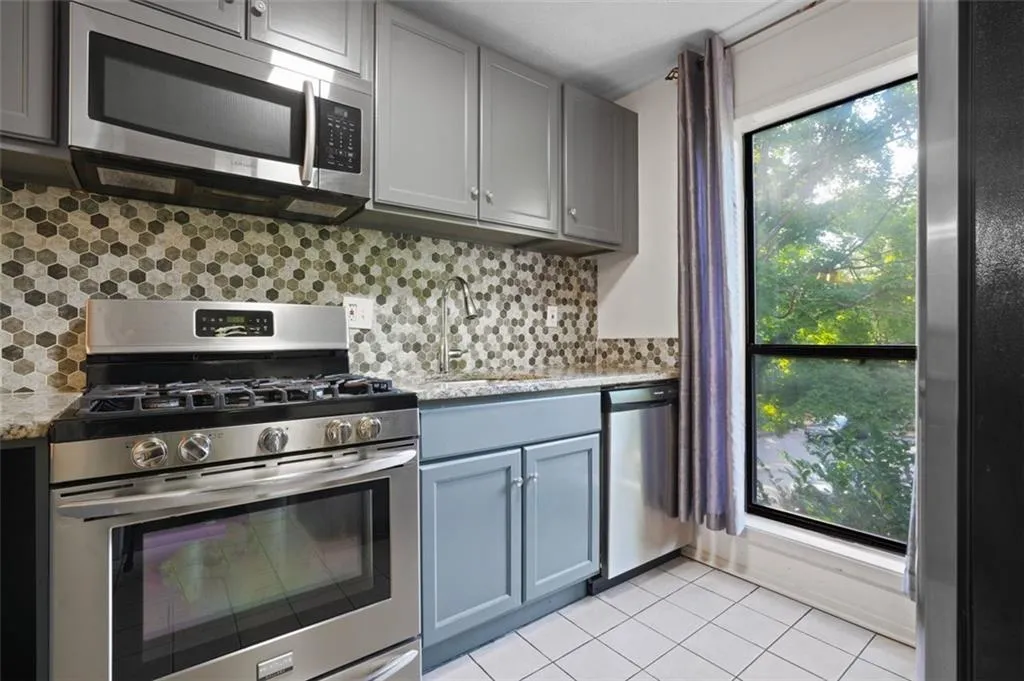 906 River Run Drive, Atlanta, Georgia 30350, 2 Bedrooms Bedrooms, ,2 BathroomsBathrooms,Residential,Sold,906 River Run Drive,7429990