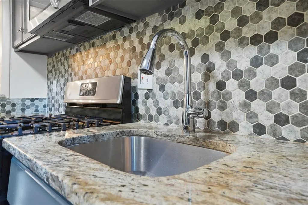 906 River Run Drive, Atlanta, Georgia 30350, 2 Bedrooms Bedrooms, ,2 BathroomsBathrooms,Residential,Sold,906 River Run Drive,7429990