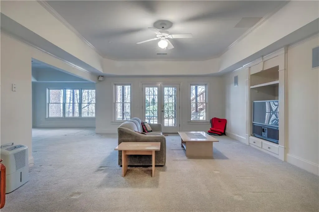 105 Strauss Lane, Sandy Springs, Georgia 30350, 7 Bedrooms Bedrooms, ,7 BathroomsBathrooms,Residential,Sold,105 Strauss Lane,6111014