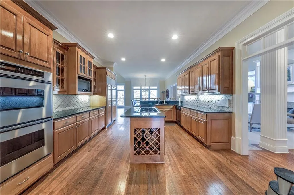 105 Strauss Lane, Sandy Springs, Georgia 30350, 7 Bedrooms Bedrooms, ,7 BathroomsBathrooms,Residential,Sold,105 Strauss Lane,6111014