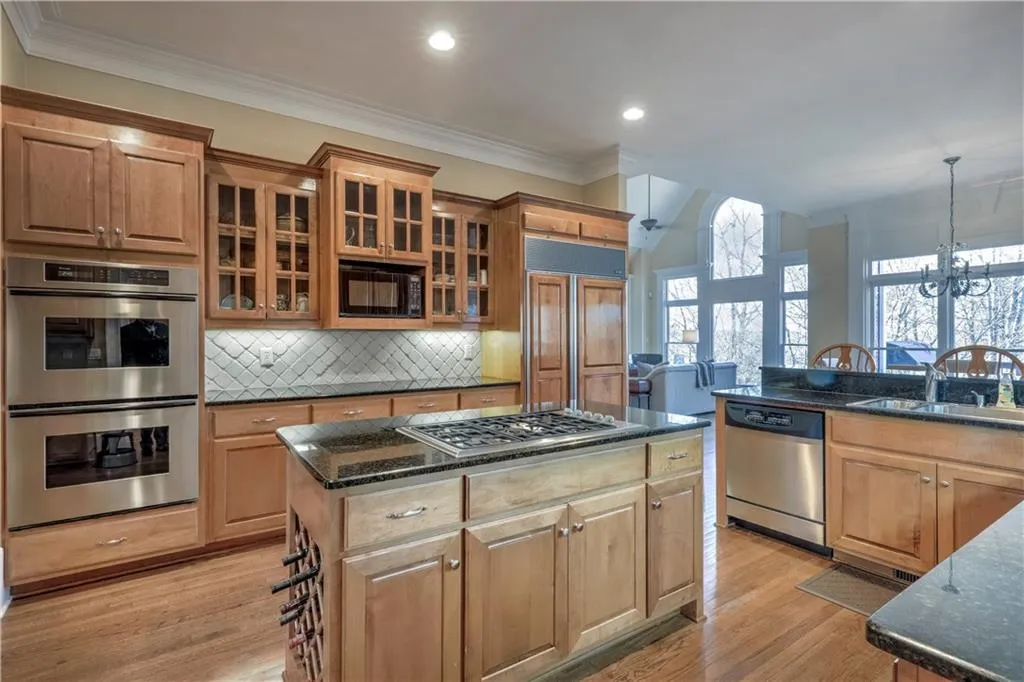 105 Strauss Lane, Sandy Springs, Georgia 30350, 7 Bedrooms Bedrooms, ,7 BathroomsBathrooms,Residential,Sold,105 Strauss Lane,6111014