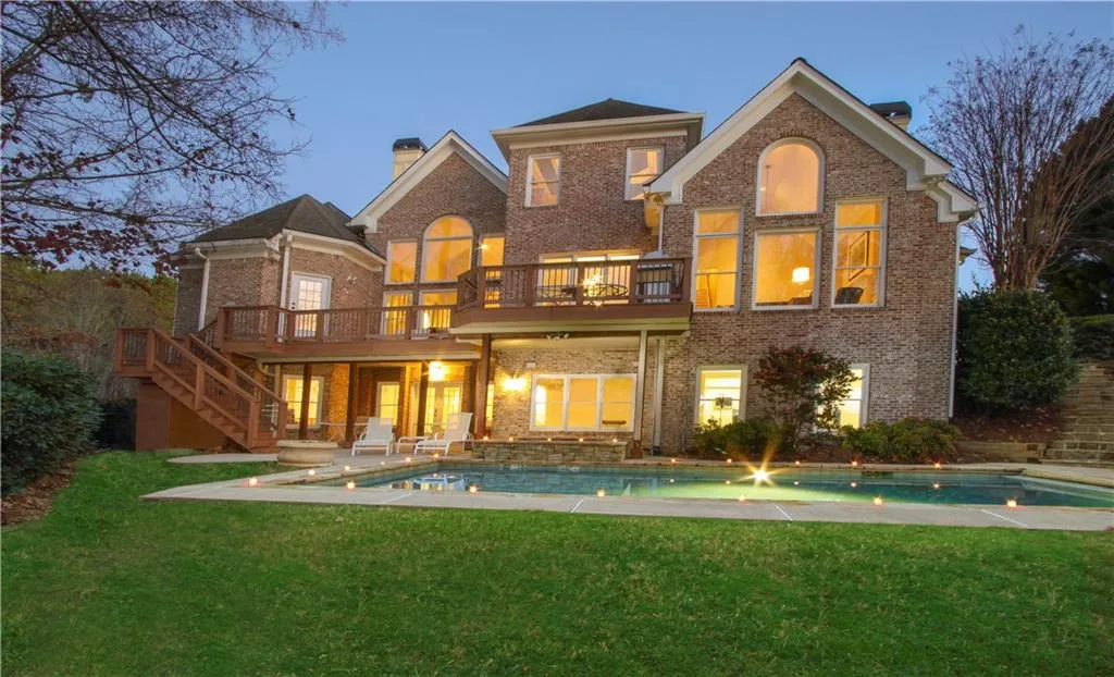 105 Strauss Lane, Sandy Springs, Georgia 30350, 7 Bedrooms Bedrooms, ,7 BathroomsBathrooms,Residential,Sold,105 Strauss Lane,6111014
