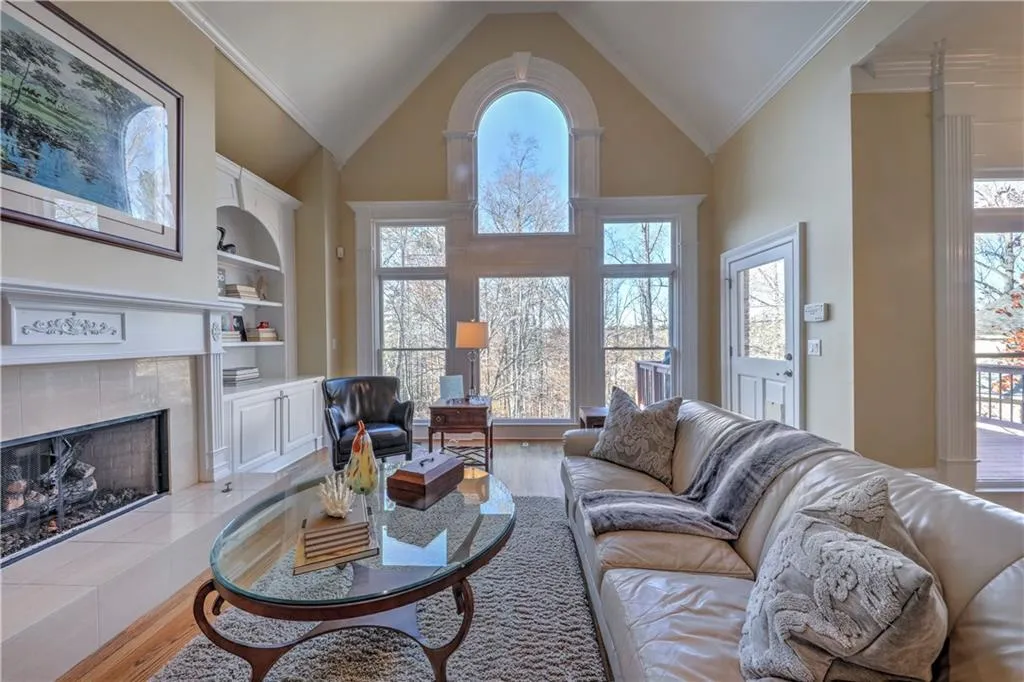 105 Strauss Lane, Sandy Springs, Georgia 30350, 7 Bedrooms Bedrooms, ,7 BathroomsBathrooms,Residential,Sold,105 Strauss Lane,6111014