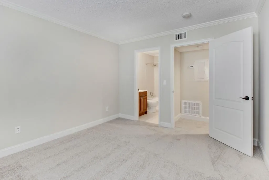 2503 Huntingdon Chase, Sandy Springs, Georgia 30350, 2 Bedrooms Bedrooms, ,2 BathroomsBathrooms,Residential,Sold,2503 Huntingdon Chase,5991332