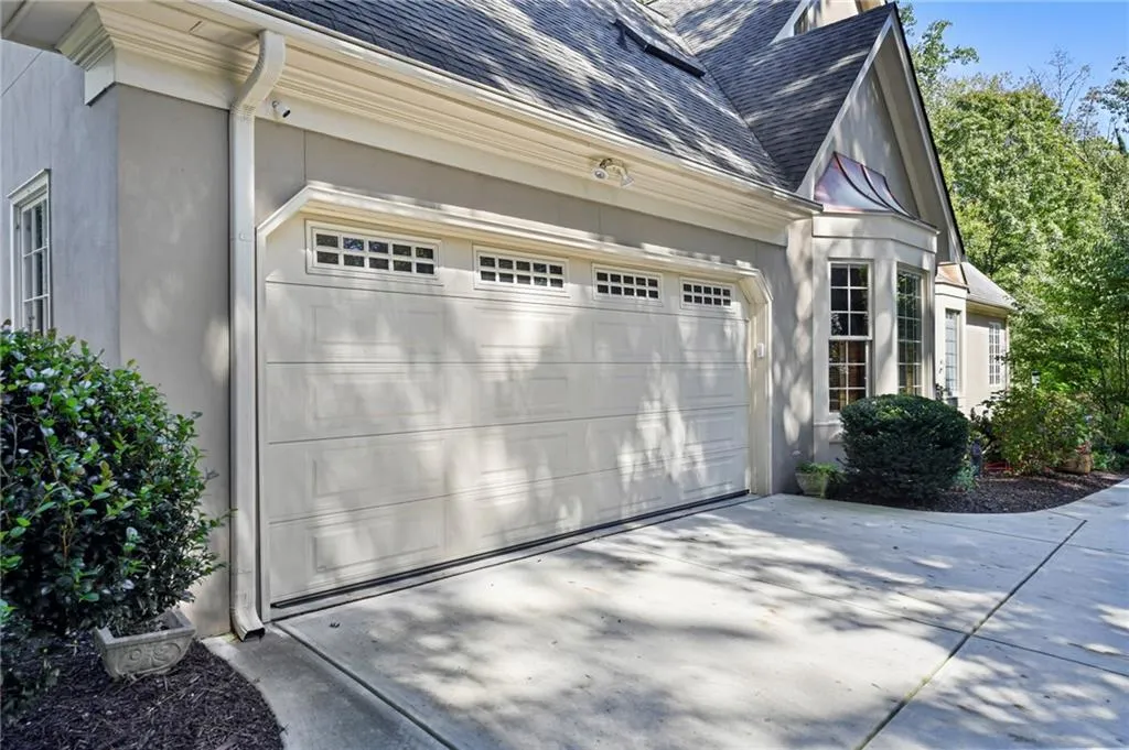 1645 Lazy River Lane, Sandy Springs, Georgia 30350, 5 Bedrooms Bedrooms, ,5 BathroomsBathrooms,Residential,Sold,1645 Lazy River Lane,6947211