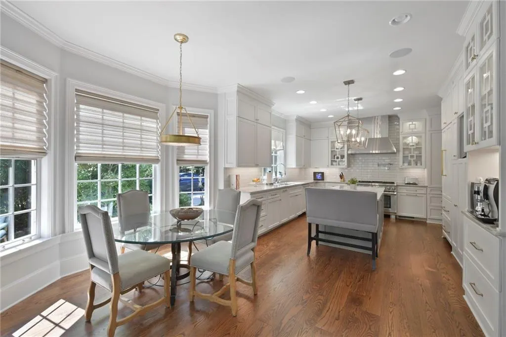 1645 Lazy River Lane, Sandy Springs, Georgia 30350, 5 Bedrooms Bedrooms, ,5 BathroomsBathrooms,Residential,Sold,1645 Lazy River Lane,6947211