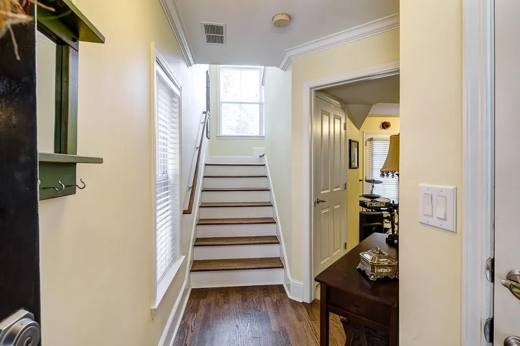 1120 Glenridge Place, Atlanta, Georgia 30342, 3 Bedrooms Bedrooms, ,2 BathroomsBathrooms,Residential,Sold,1120 Glenridge Place,5750625