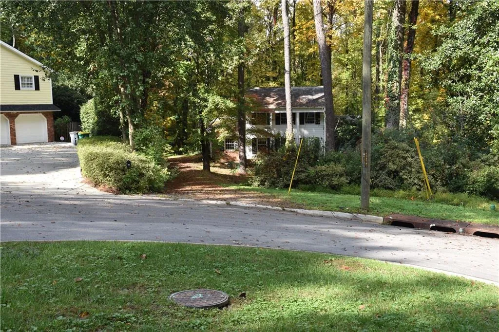 5664 Colton Drive, Atlanta, Georgia 30342, 4 Bedrooms Bedrooms, ,2 BathroomsBathrooms,Residential,Sold,5664 Colton Drive,5931063