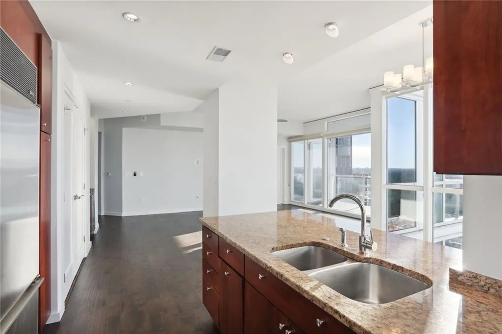 3325 Peachtree Road Ne Unit 1502, Atlanta, Georgia 30326, 2 Bedrooms Bedrooms, ,3 BathroomsBathrooms,Residential,Sold,3325 Peachtree Road Ne Unit 1502,7522200