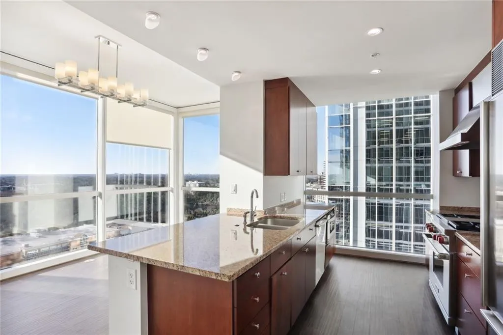 3325 Peachtree Road Ne Unit 1502, Atlanta, Georgia 30326, 2 Bedrooms Bedrooms, ,3 BathroomsBathrooms,Residential,Sold,3325 Peachtree Road Ne Unit 1502,7522200
