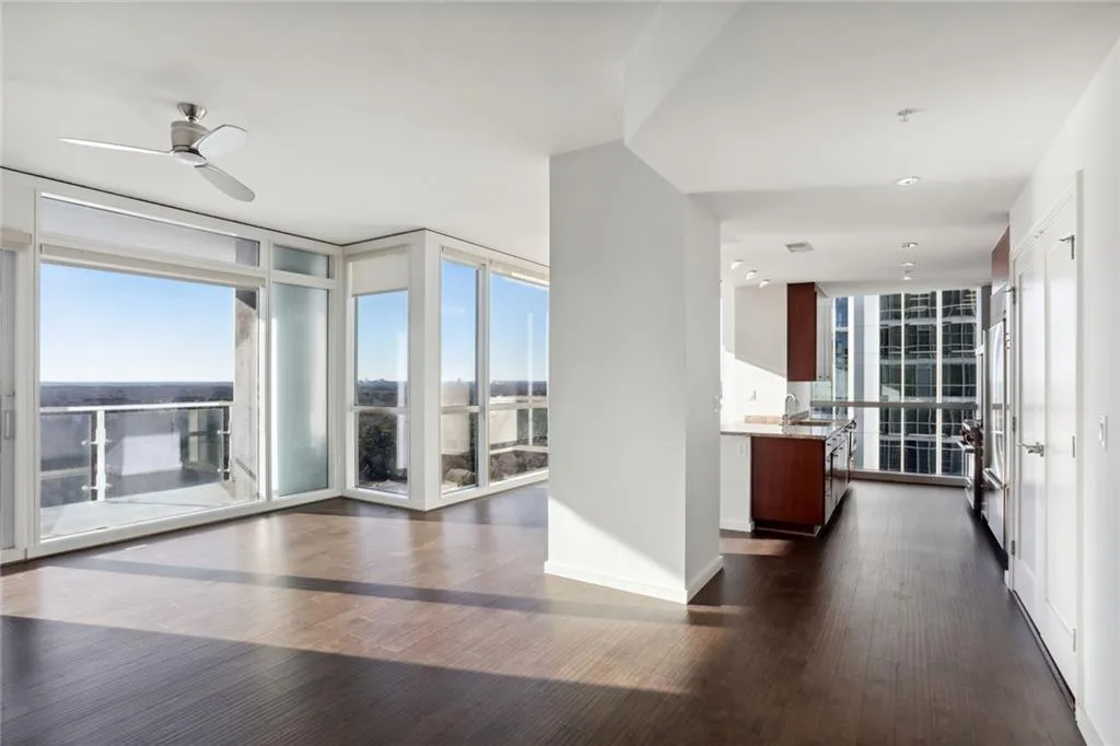 3325 Peachtree Road Ne Unit 1502, Atlanta, Georgia 30326, 2 Bedrooms Bedrooms, ,3 BathroomsBathrooms,Residential,Sold,3325 Peachtree Road Ne Unit 1502,7522200