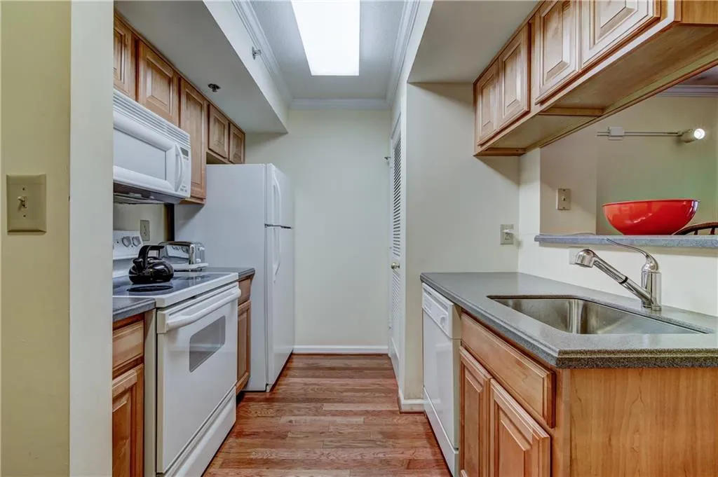 795 Hammond Drive Unit 503, Atlanta, Georgia 30328, 1 Bedroom Bedrooms, ,1 BathroomBathrooms,Residential,Sold,795 Hammond Drive Unit 503,6012035
