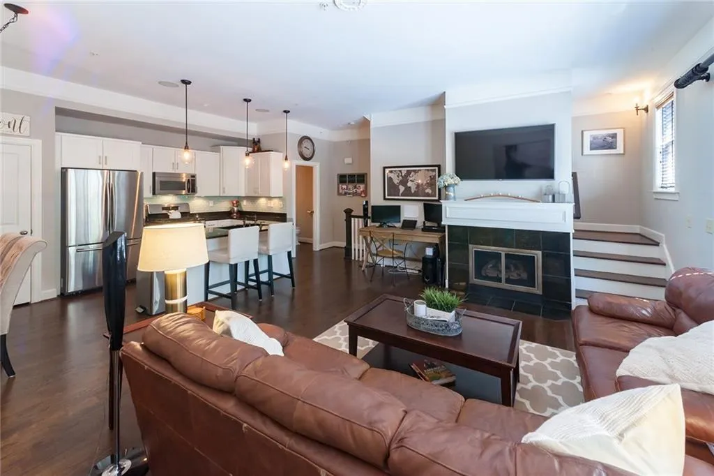 1378 Dutch Valley Place Ne Unit 1378, Atlanta, Georgia 30324, 2 Bedrooms Bedrooms, ,2 BathroomsBathrooms,Residential,Sold,1378 Dutch Valley Place Ne Unit 1378,5996486