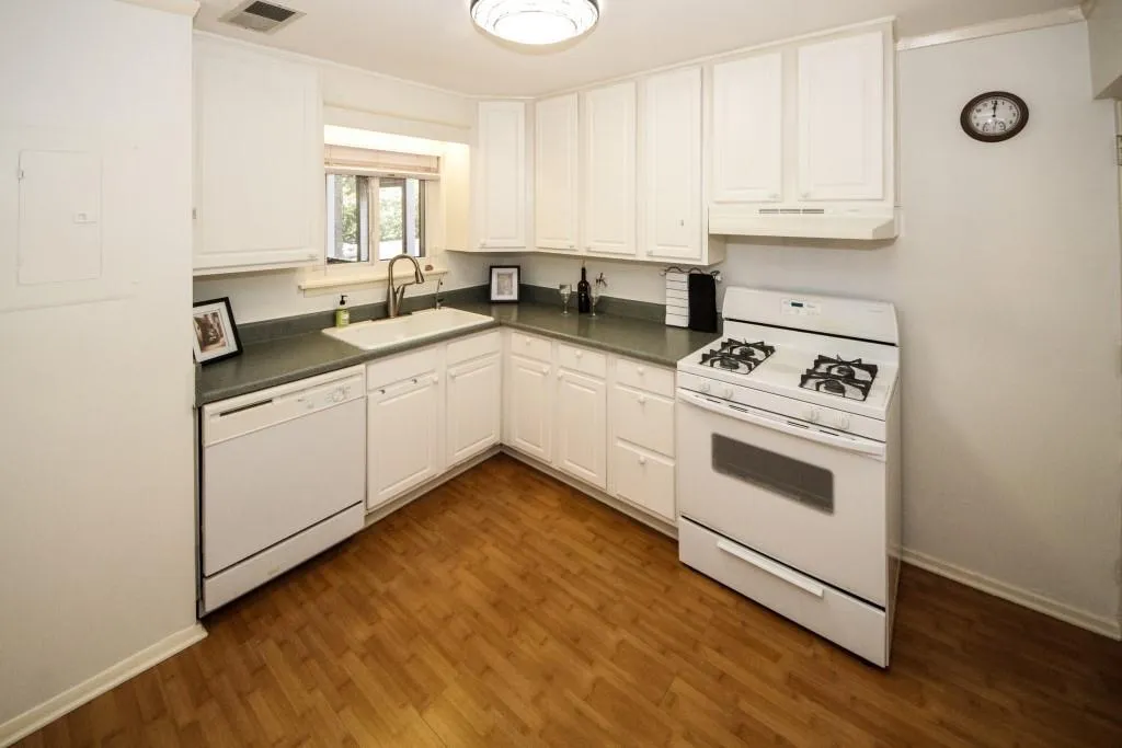 346 Carpenter Drive Unit 37, Sandy Springs, Georgia 30328, 2 Bedrooms Bedrooms, ,2 BathroomsBathrooms,Residential,Sold,346 Carpenter Drive Unit 37,6517744