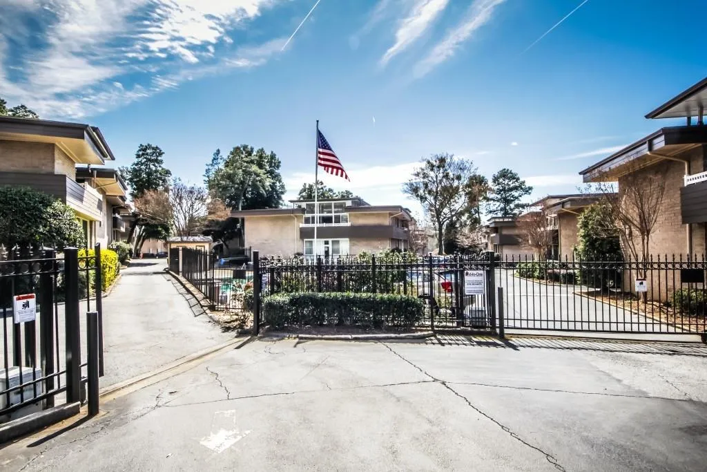 346 Carpenter Drive Unit 37, Sandy Springs, Georgia 30328, 2 Bedrooms Bedrooms, ,2 BathroomsBathrooms,Residential,Sold,346 Carpenter Drive Unit 37,6517744