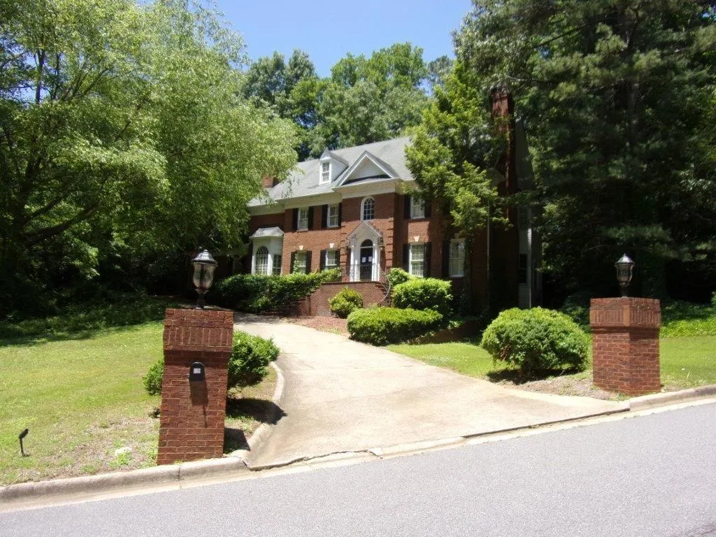 200 Aerie Court, Sandy Springs, Georgia 30350, 4 Bedrooms Bedrooms, ,4 BathroomsBathrooms,Residential,Sold,200 Aerie Court,6584925