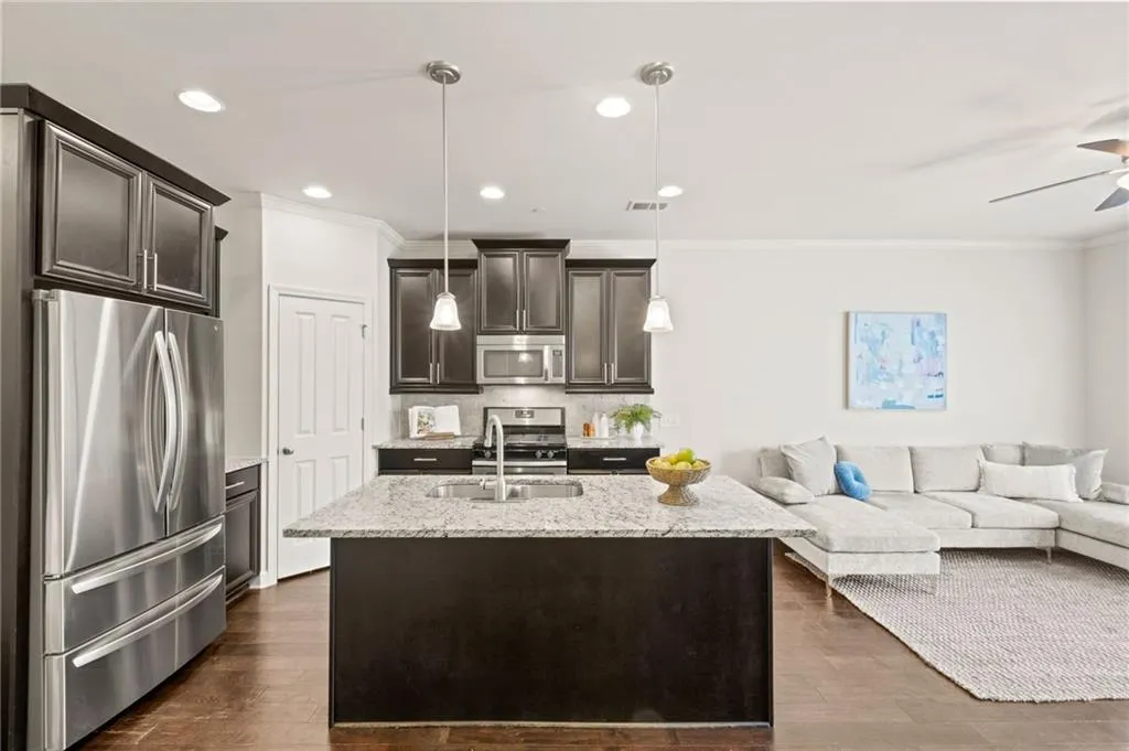 7524 Highlands Point, Atlanta, Georgia 30328, 3 Bedrooms Bedrooms, ,3 BathroomsBathrooms,Residential,Sold,7524 Highlands Point,7445274