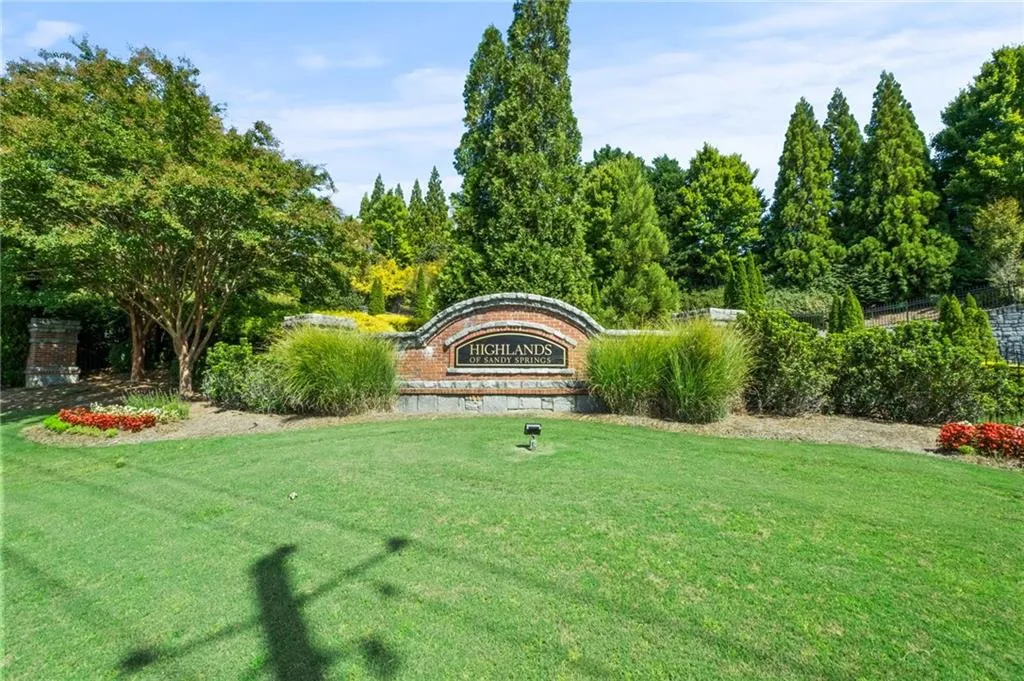 7524 Highlands Point, Atlanta, Georgia 30328, 3 Bedrooms Bedrooms, ,3 BathroomsBathrooms,Residential,Sold,7524 Highlands Point,7445274